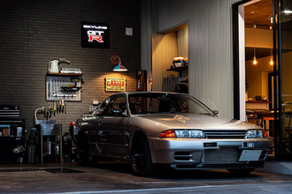 オマケでポルシェ！　ベントレーごとエレベーターで自宅へ！　自動車メーカーとコラボした世界のカーガイ向け最高級住宅のトンデモ事情