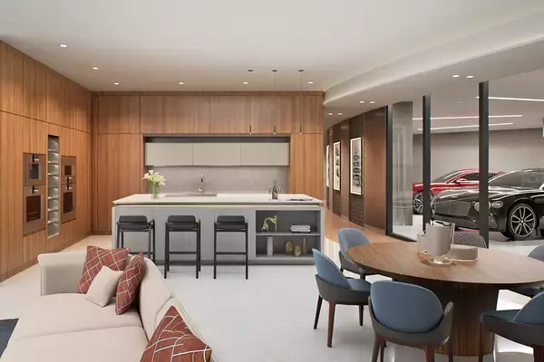 「オマケでポルシェ！　ベントレーごとエレベーターで自宅へ！　自動車メーカーとコラボした世界のカーガイ向け最高級住宅のトンデモ事情」の画像