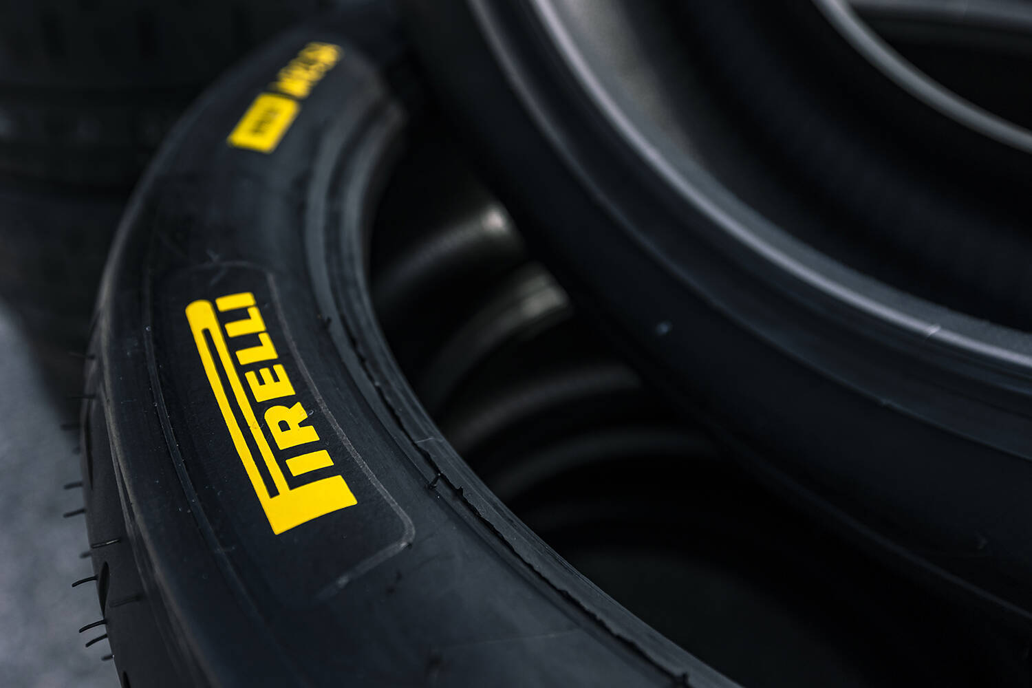 ラリージャパンの足もとを支えた「ピレリ」！　持ち込む本数も技術力も想像の斜め上だった