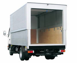 何を運ぶかで荷台の床も変わる！　トラックの箱形荷室に隠された床材のヒミツ