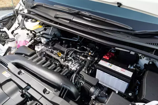 「【試乗】新型ノアヴォクに乗ったら気になったのはオラ顔だけ！　世界最高のミニバンと思える走りと装備をリポートする」の画像