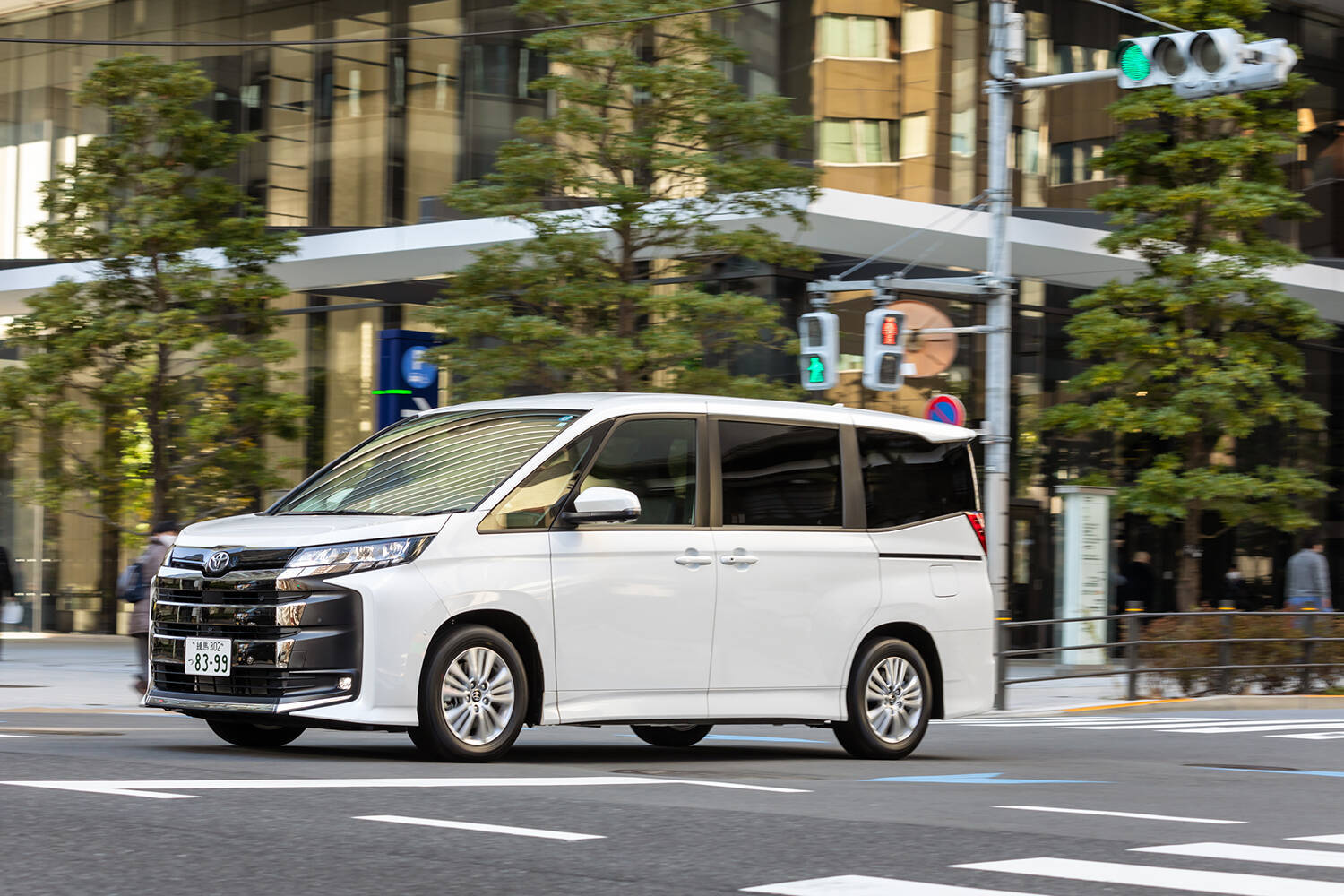 【試乗】新型ノアヴォクに乗ったら気になったのはオラ顔だけ！　世界最高のミニバンと思える走りと装備をリポートする