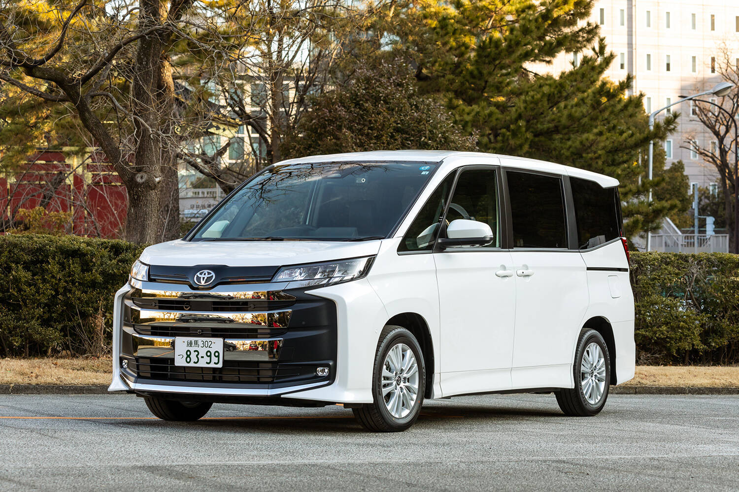 【試乗】新型ノアヴォクに乗ったら気になったのはオラ顔だけ！　世界最高のミニバンと思える走りと装備をリポートする