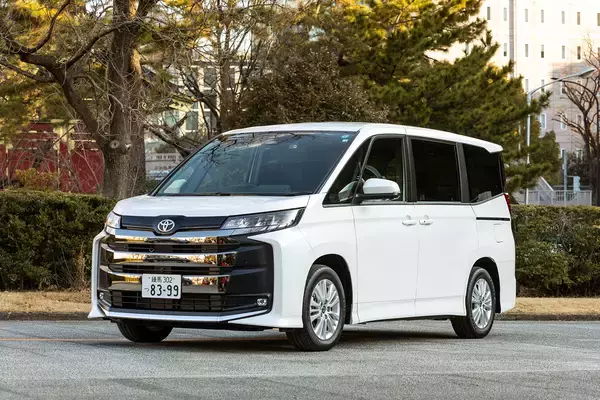 「【試乗】新型ノアヴォクに乗ったら気になったのはオラ顔だけ！　世界最高のミニバンと思える走りと装備をリポートする」の画像