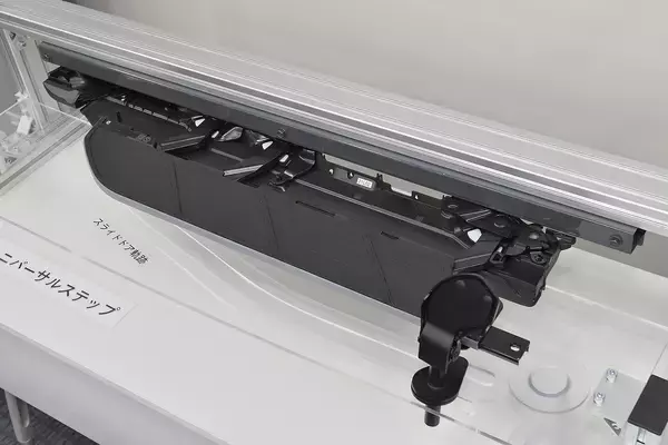 「【試乗】新型ノアヴォクに乗ったら気になったのはオラ顔だけ！　世界最高のミニバンと思える走りと装備をリポートする」の画像