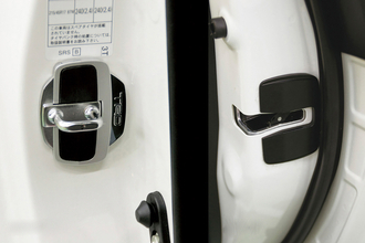 皆が絶賛する超優れモノの「アフターパーツ」！　いいのがわかってるのにナゼ新車に純正採用されないのか？