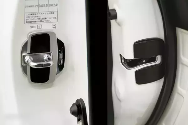 皆が絶賛する超優れモノの「アフターパーツ」！　いいのがわかってるのにナゼ新車に純正採用されないのか？