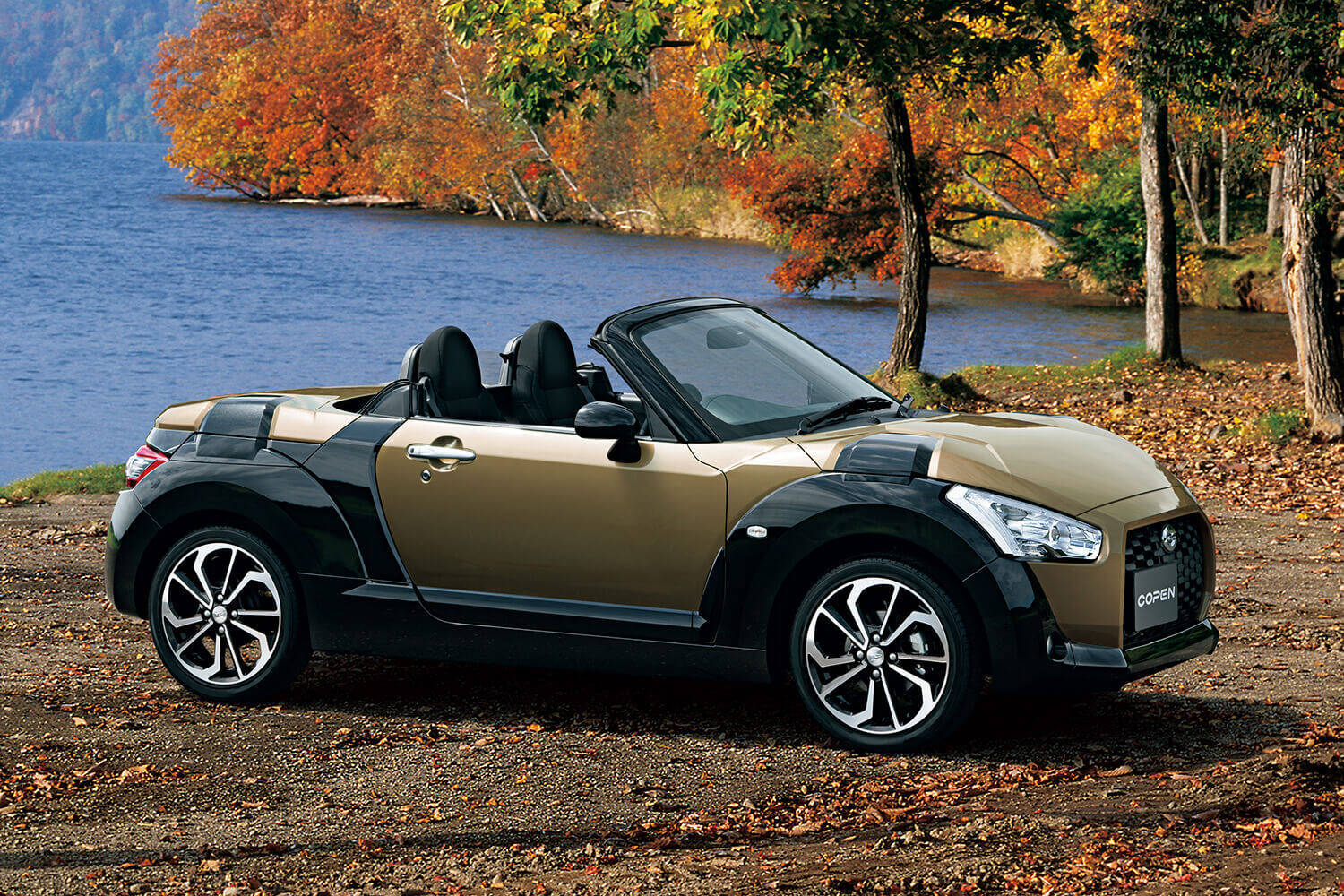 着せ替え可能なクルマ「コペン」ってホントに着せ替えてる人いるの？　と思ったら年間20セットも売られていた！