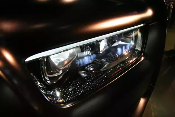 「最高級ロールス・ロイスのなかでもトップに位置するファントム！　マイナーチェンジしたシリーズIIの世界感に圧倒されっぱなし」の画像