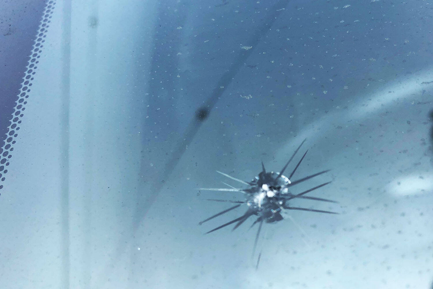 「ガリッ！」やっちまった……のあとはどうする？　クルマには「放置してもいいキズ」「すぐに直すべきキズ」があった