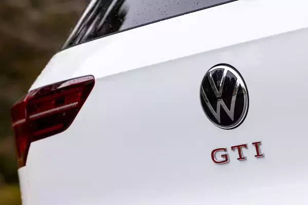 「クルマへの愛着マシマシは確実！　「知らずに乗るなかれ」の車名やグレード名に使われるアルファベットの意味」の画像