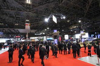 センチュリーを見るのに30分待ち！　大盛況のJMSのなかでもトヨタ系ブースは圧倒的な人気だった