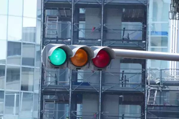 昭和オヤジには見慣れた「高速の標識文字」が様変わり！　40年以上使われた手作りの「和文公団文字」が終わりを迎えていた