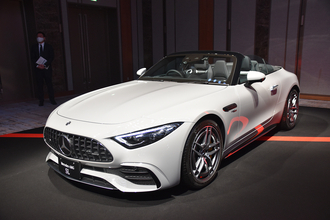 なんと２＋２シート化！　F1由来の電動ターボチャージャー採用！　新型メルセデスAMG SLが凄すぎる