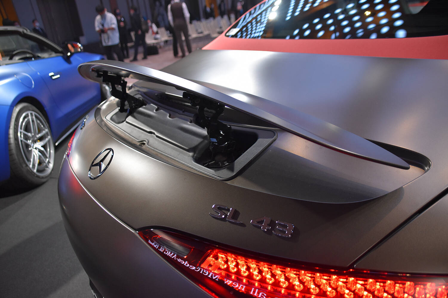 なんと２＋２シート化！　F1由来の電動ターボチャージャー採用！　新型メルセデスAMG SLが凄すぎる