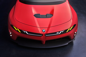 これがEVの次世代M3だ！　４モーターで驚速を予感させるBMWの新型戦闘機の姿