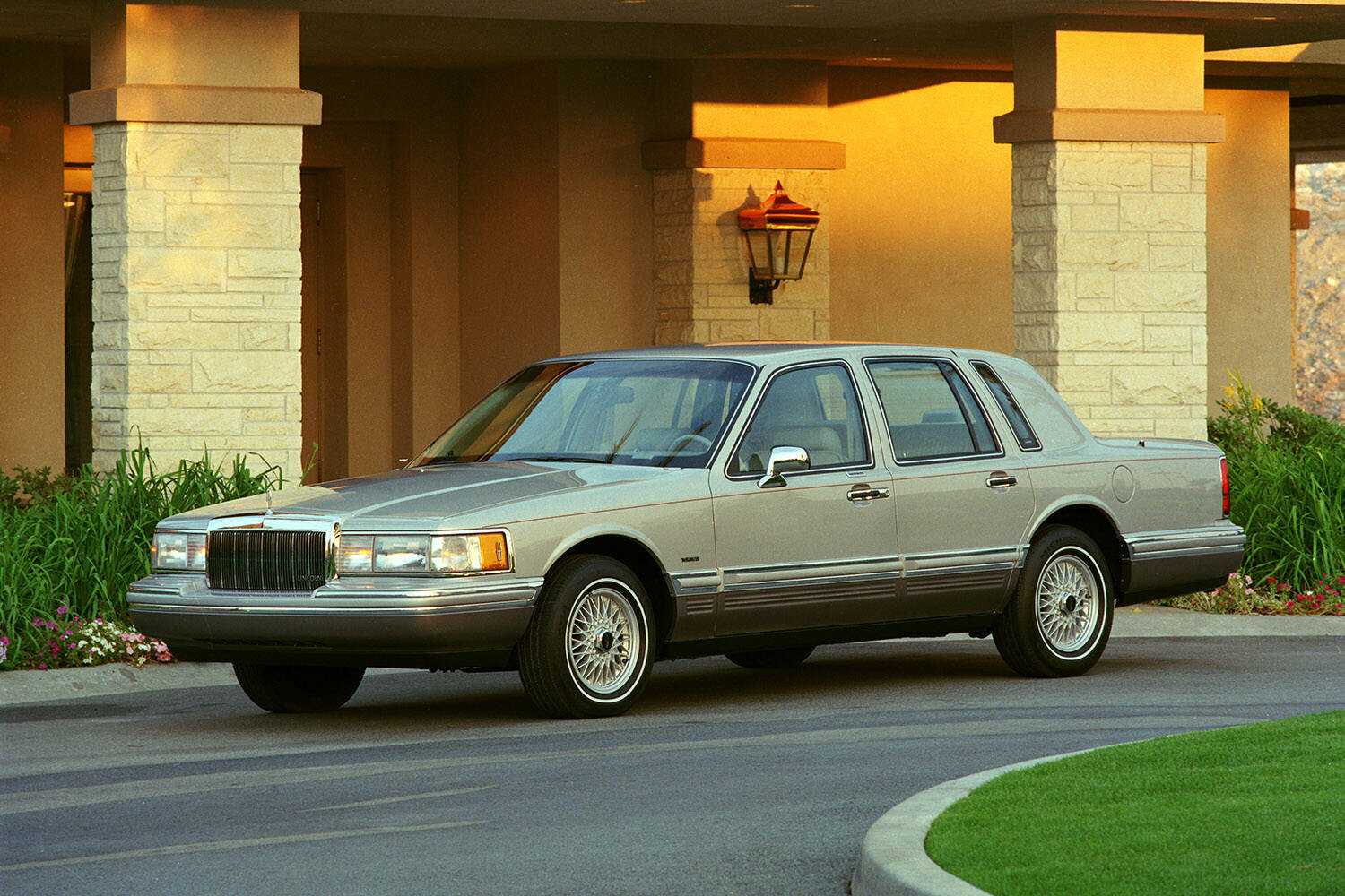 鉄道のJRがボルボ！　マツダがシトロエン！　スズキがプジョー！　ちょっと前までカオス状態だった日本の輸入車販売網