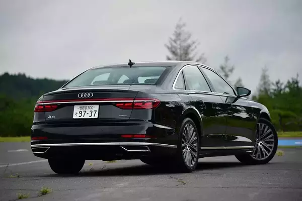 「セレブ御用達の輸入高級セダンが半値以下の衝撃！　中古が笑っちゃうほどお買い得すぎるモデル４選」の画像