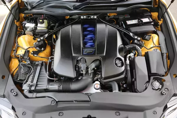 「現代の技術で自動車メーカーが作っているのに「最良」とは限らない！　エンジンの「バランス取り」とは」の画像