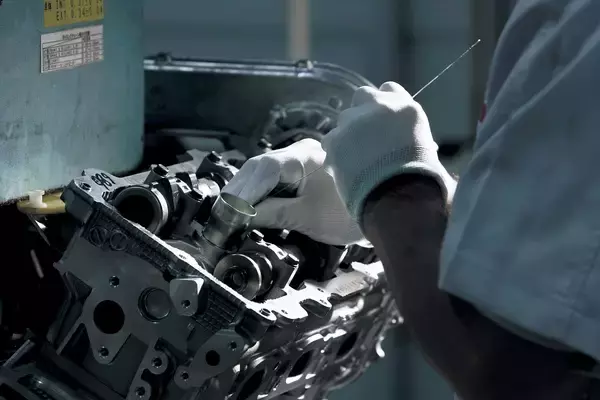 「現代の技術で自動車メーカーが作っているのに「最良」とは限らない！　エンジンの「バランス取り」とは」の画像