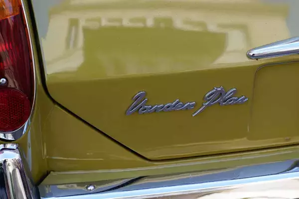 小さな高級車」と言われるクルマは数あれど本物は 「バンデン・プラ 