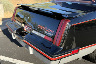 オートマなのにシフトレバーが３本ってどういうこと？　アメ車の謎装備「ハースト・ライトニングロッド」とは