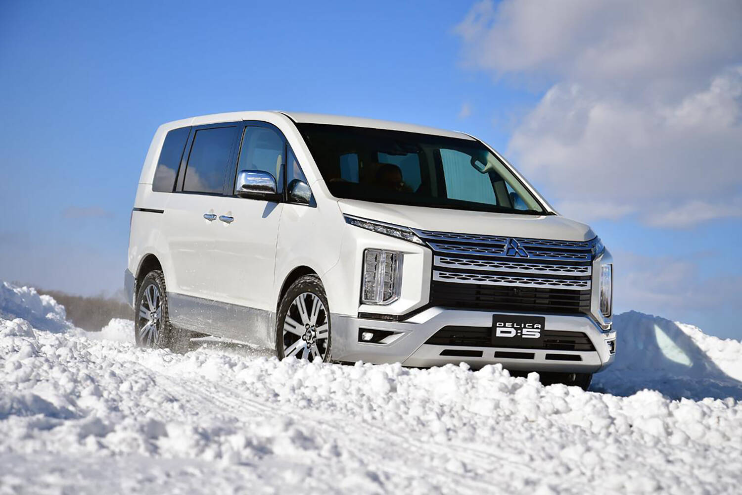 10年以上モデルチェンジなしは消滅の危機だった！　売れなくてもヤメられない「ご長寿グルマ」の悩み