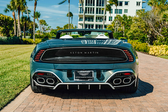 アストンマーティンで海を表現ってどういうこと？　チャリティーのために作られた美しすぎるヴァンキッシュ・ヴォランテの中身