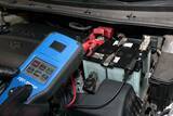 「クルマは停めっぱなしでも「バッテリーが上がる」！　上がる要因の「暗電流」と防ぐ方法とは」の画像4