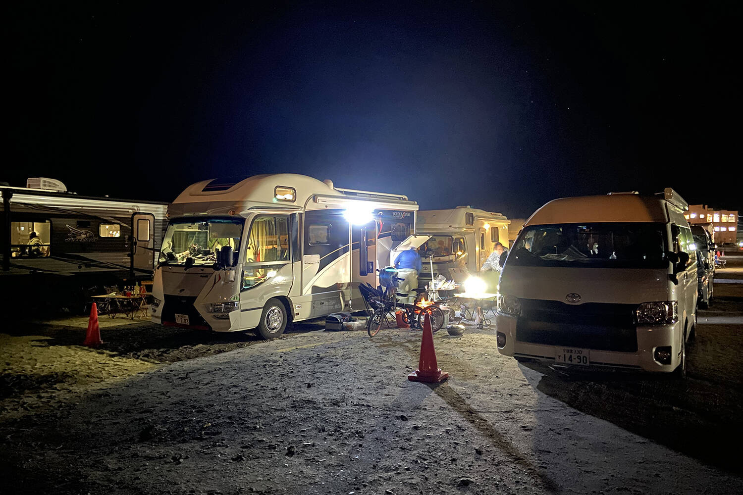 コロナ禍で爆発的に増えたアウトドア人口！　落ち着いてきたいま「車中泊」や「キャンピングカー」の状況はどうなってる？