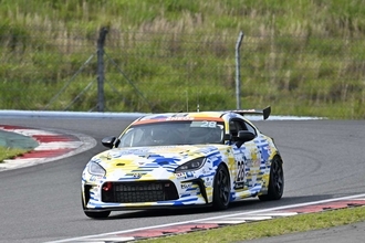 「開発車両」たちがガチレース！　メーカーが全力を投入するスーパー耐久の「ST-Q」クラスの盛り上がりがヤバイ