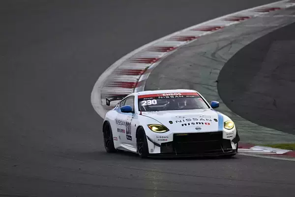 「「開発車両」たちがガチレース！　メーカーが全力を投入するスーパー耐久の「ST-Q」クラスの盛り上がりがヤバイ」の画像