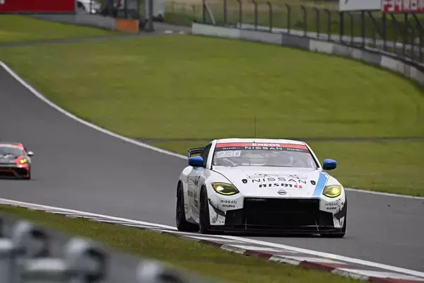 「「開発車両」たちがガチレース！　メーカーが全力を投入するスーパー耐久の「ST-Q」クラスの盛り上がりがヤバイ」の画像