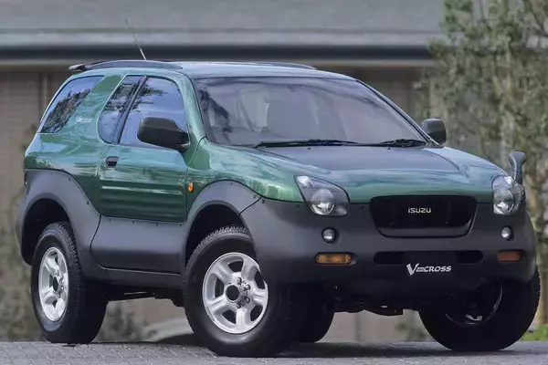 「どれもこれもいまや名車扱いされてるのにナゼだ!?　いすゞが乗用車から撤退したワケ」の画像