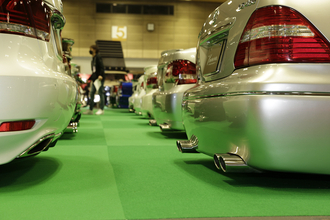 竹槍を超えた星槍！　もはやパイプオルガン！　オートメッセを彩った衝撃「マフラー」コレクション