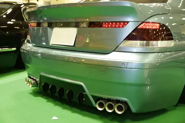 「竹槍を超えた星槍！　もはやパイプオルガン！　オートメッセを彩った衝撃「マフラー」コレクション」の画像