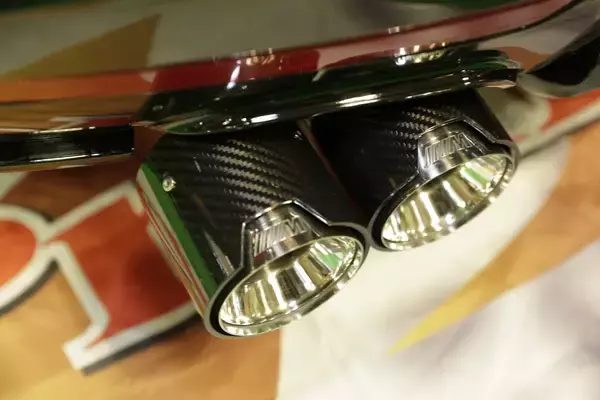 「竹槍を超えた星槍！　もはやパイプオルガン！　オートメッセを彩った衝撃「マフラー」コレクション」の画像