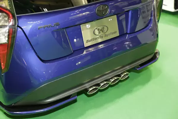 「竹槍を超えた星槍！　もはやパイプオルガン！　オートメッセを彩った衝撃「マフラー」コレクション」の画像