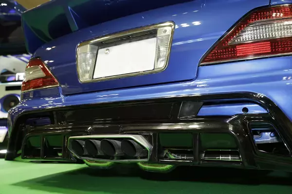 「竹槍を超えた星槍！　もはやパイプオルガン！　オートメッセを彩った衝撃「マフラー」コレクション」の画像