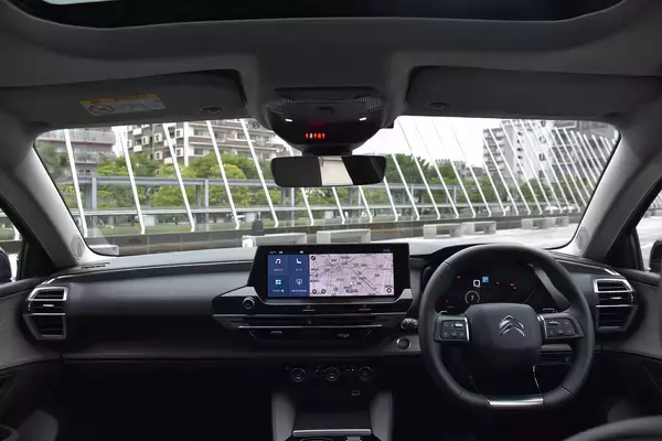 「シトロエンの新たなクロスオーバーSUV「C5 X」が登場！　先進装備テンコ盛りでも価格は484万円から」の画像