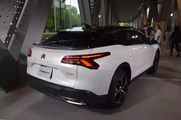 「シトロエンの新たなクロスオーバーSUV「C5 X」が登場！　先進装備テンコ盛りでも価格は484万円から」の画像