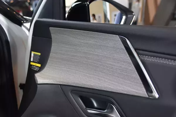 「シトロエンの新たなクロスオーバーSUV「C5 X」が登場！　先進装備テンコ盛りでも価格は484万円から」の画像