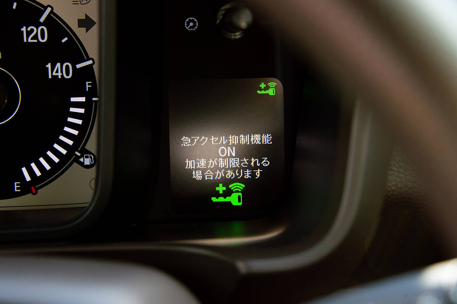 使ってわかった「手放せなくなる」感！　すべてのクルマに「標準化」すべき装備９つ