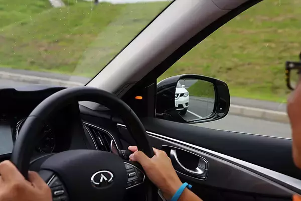 「使ってわかった「手放せなくなる」感！　すべてのクルマに「標準化」すべき装備９つ」の画像