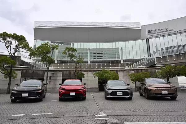 【試乗】同じ「クラウン」でもまったくキャラが違う！　従来のファンを感動させる「セダン」の乗り味と新しさを感じさせる「スポーツ」