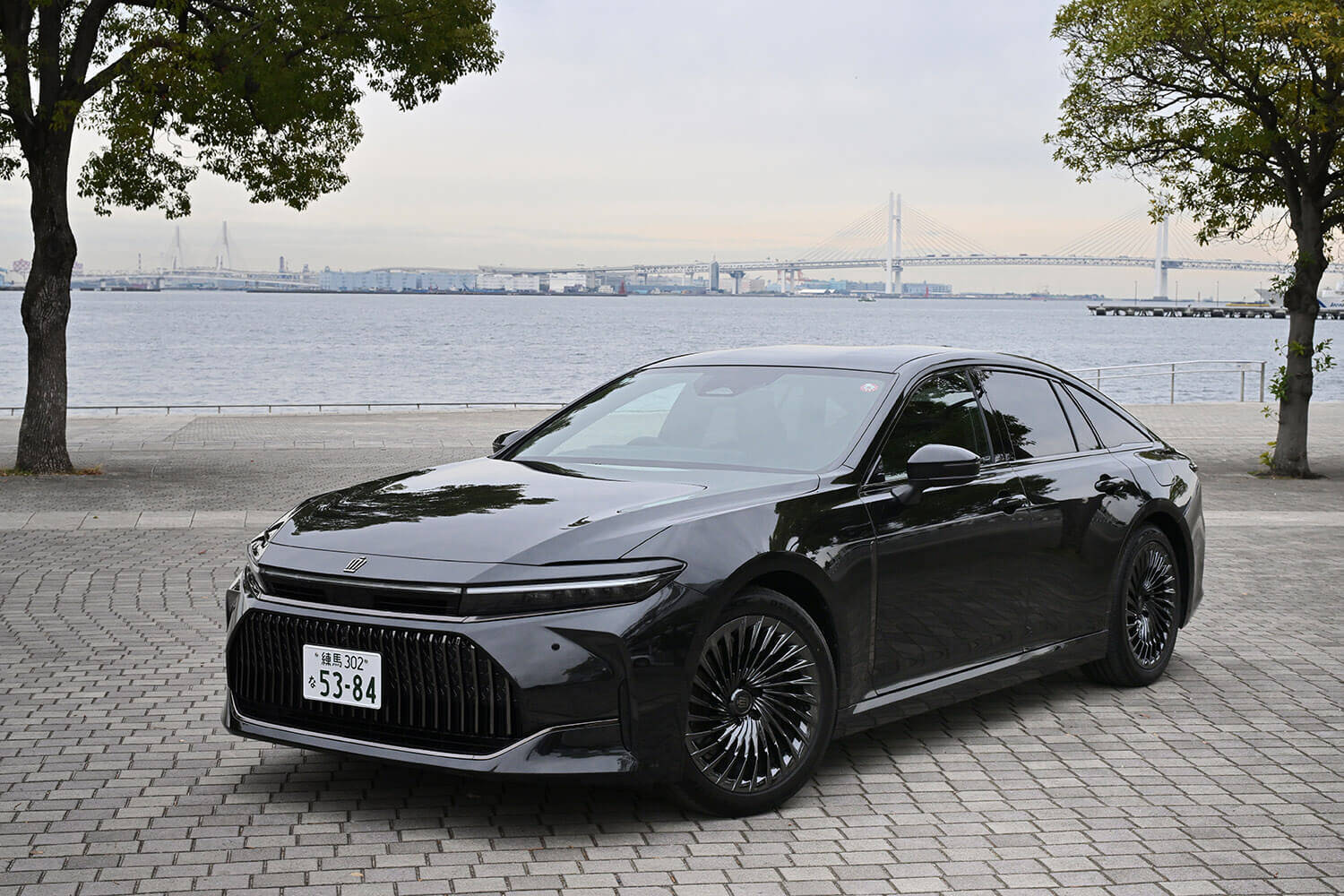 【試乗】同じ「クラウン」でもまったくキャラが違う！　従来のファンを感動させる「セダン」の乗り味と新しさを感じさせる「スポーツ」