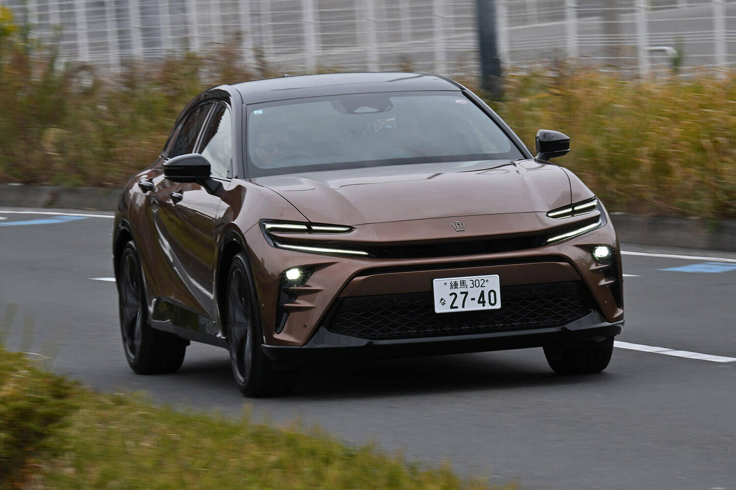 【試乗】同じ「クラウン」でもまったくキャラが違う！　従来のファンを感動させる「セダン」の乗り味と新しさを感じさせる「スポーツ」