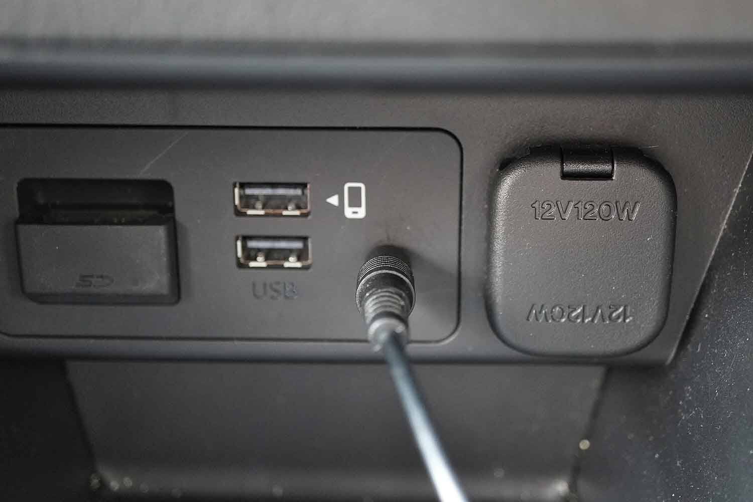 買い集めた大量のCDはどうすりゃいい？　最新のカローラを買ったら「CD」再生機能がなかった