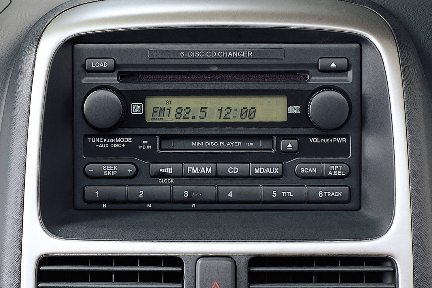 買い集めた大量のCDはどうすりゃいい？　最新のカローラを買ったら「CD」再生機能がなかった