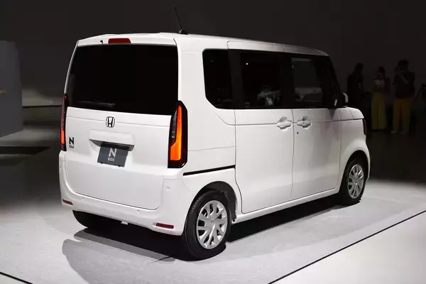 「【速報】日本イチ売れてるクルマ「ホンダN-BOX」がフルモデルチェンジ！　見た目はコンサバもインテリアは大胆変更!!」の画像